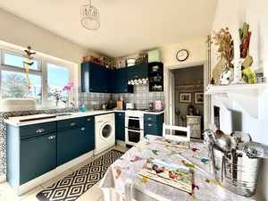 Annexe Kitchen- click for photo gallery